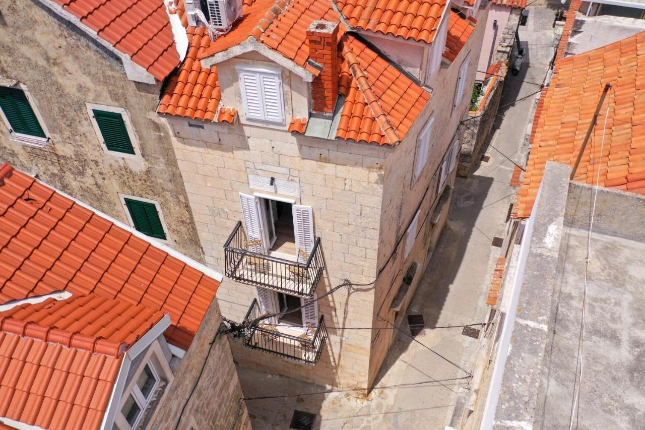 Old Town Makarska Apartments - Central Square ภายนอก รูปภาพ