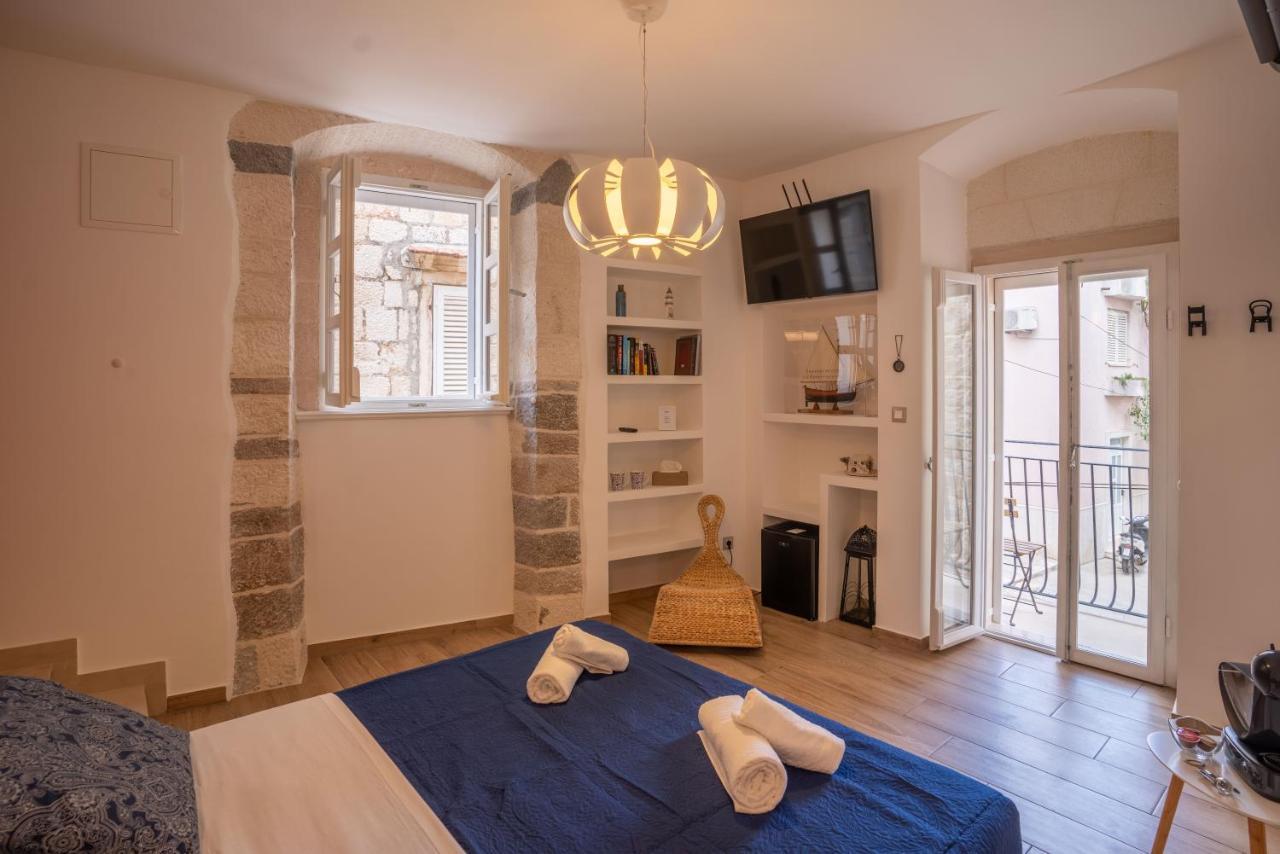 Old Town Makarska Apartments - Central Square ภายนอก รูปภาพ