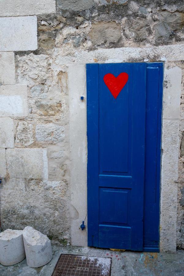 Old Town Makarska Apartments - Central Square ภายนอก รูปภาพ