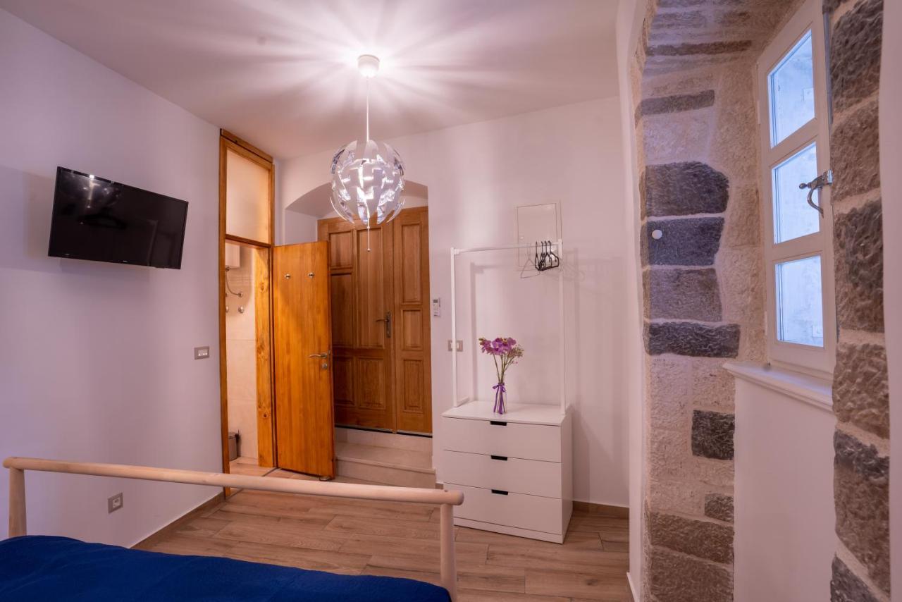 Old Town Makarska Apartments - Central Square ภายนอก รูปภาพ