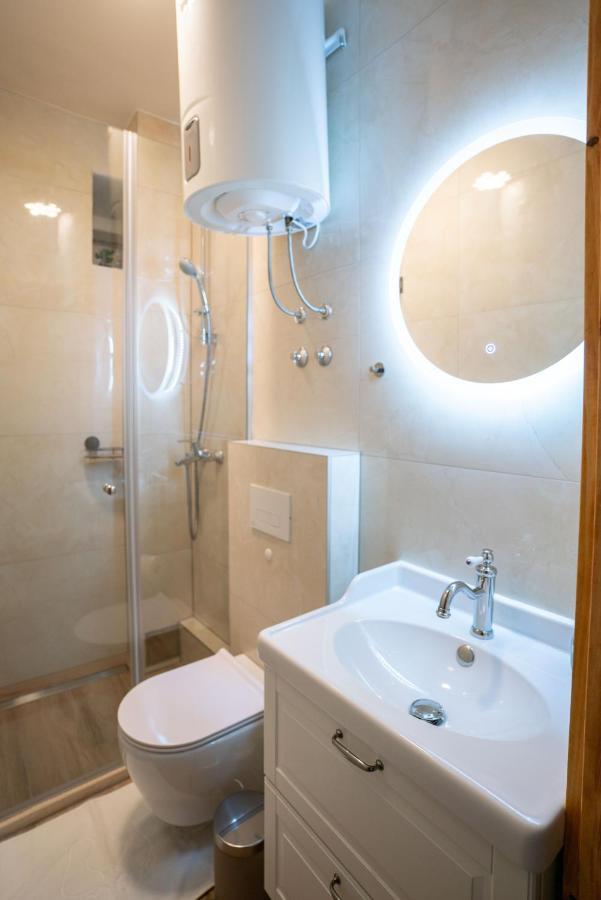 Old Town Makarska Apartments - Central Square ภายนอก รูปภาพ